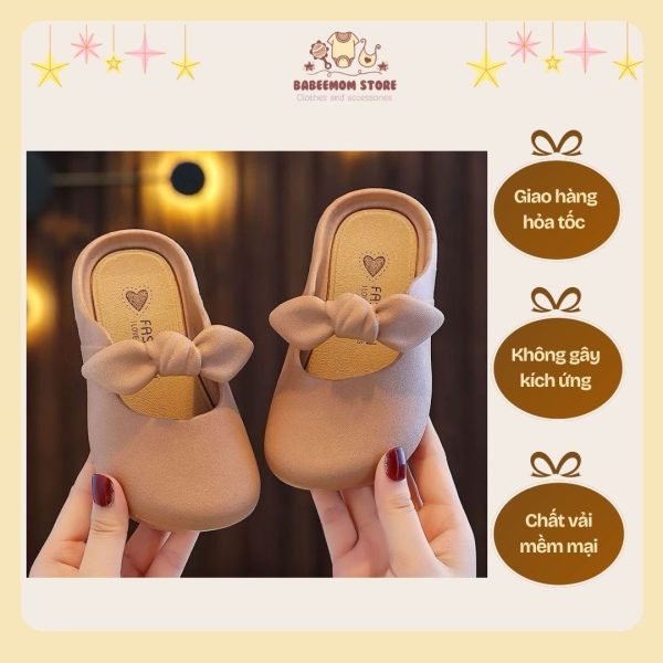 Dép cho bé gái