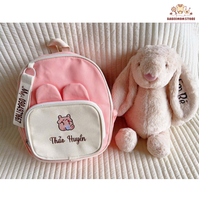 Balo thêu tên bé gái giúp bé không bị nhầm lẫn đồ tại lớp